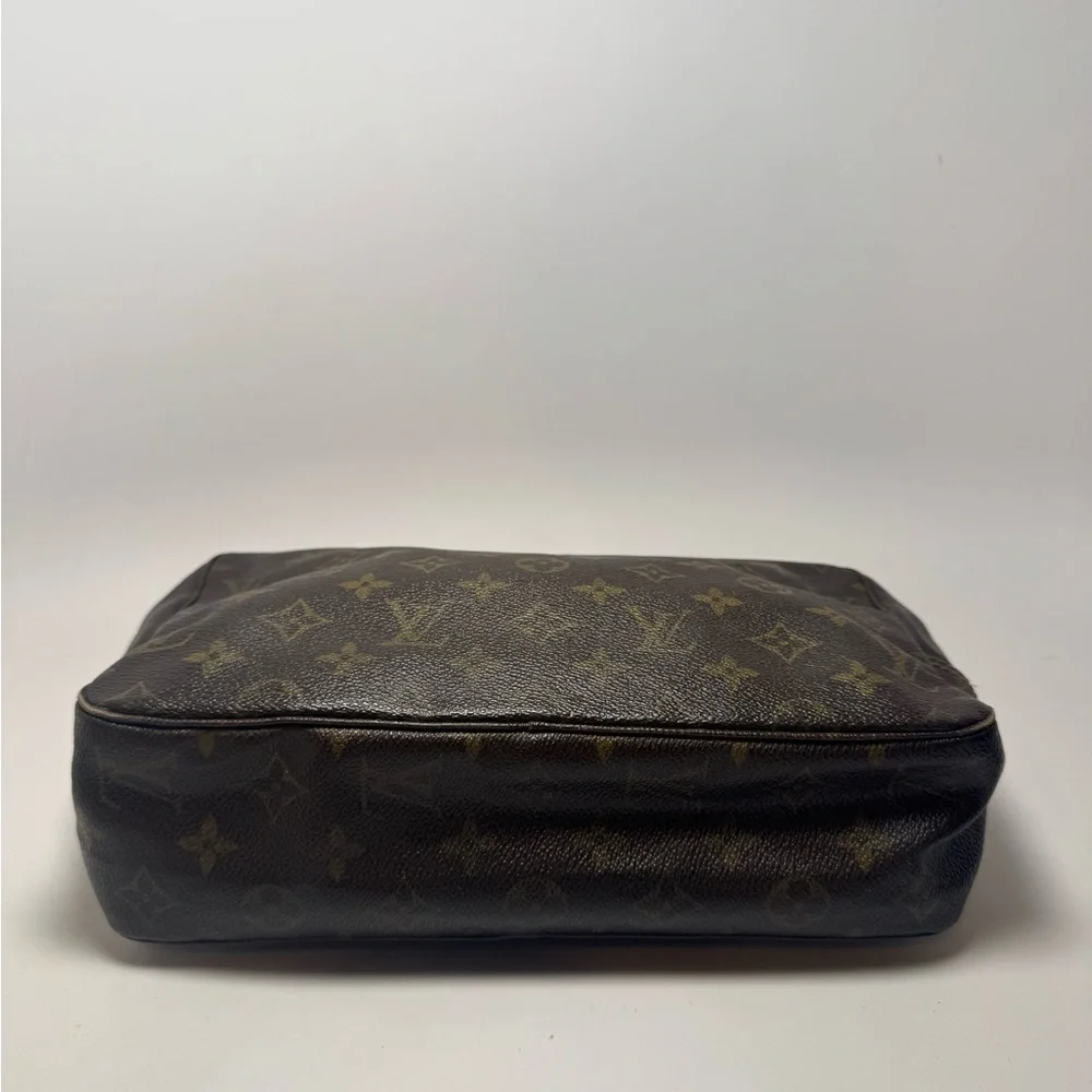 SOLF Louis Vuitton Trousse 28 Monogram Toiletry Pouch